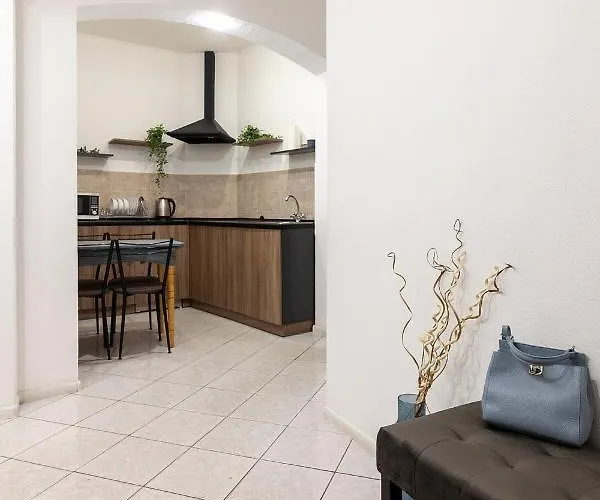 Apartment Avangard Shevchenko Avenue 11 *